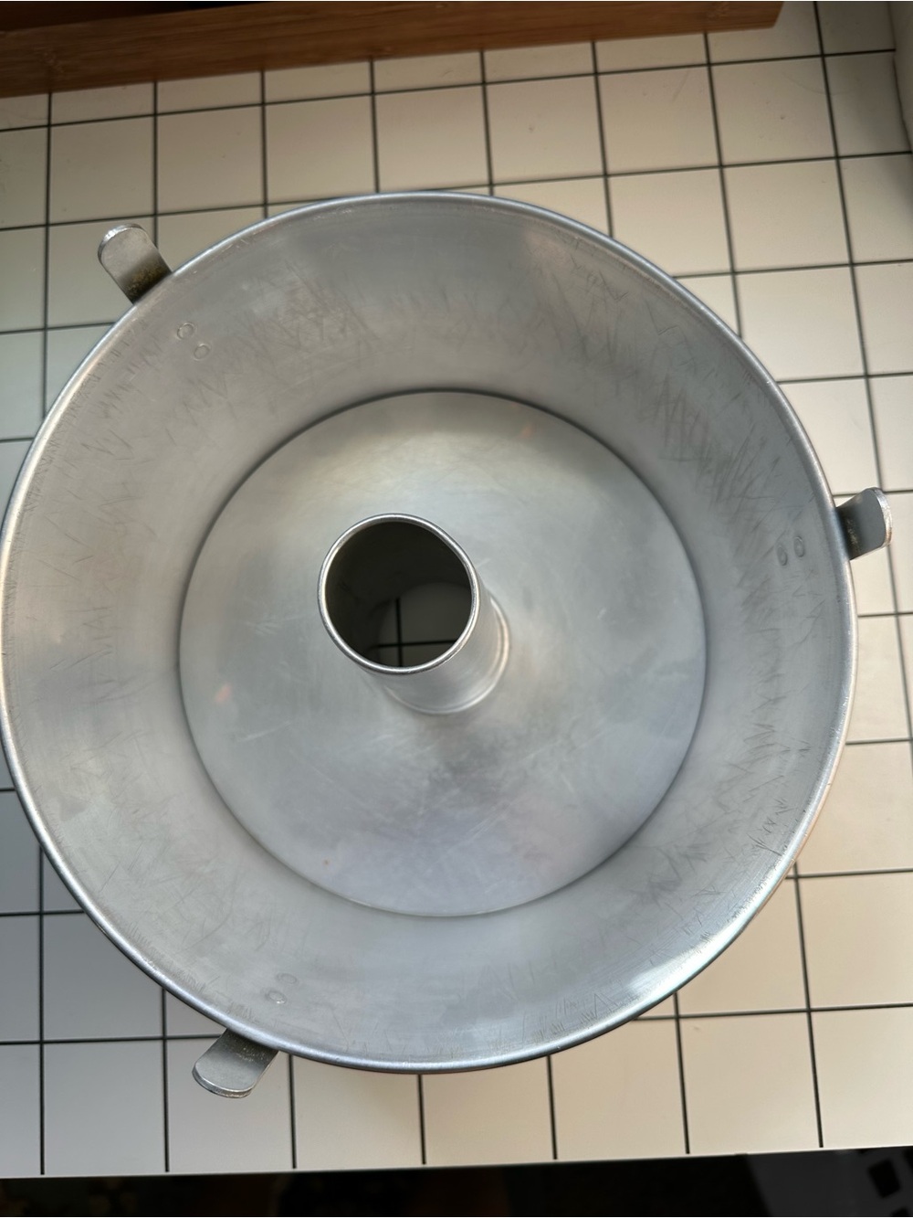Comet The Popular Aluminum Bundt Pan: 2 Piece Angel Food Cake Pan 10 X 4 1/4 A